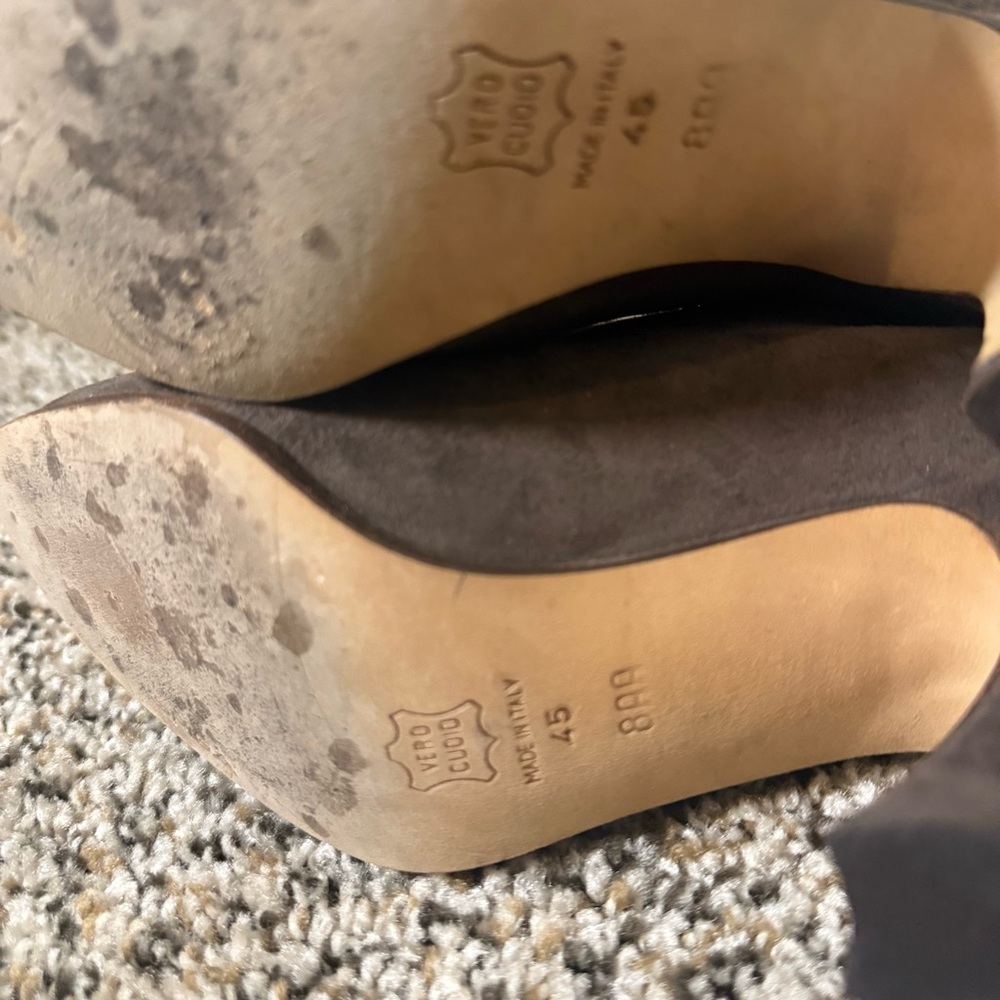Via Spiga Vintage Italian Suede Flared Heel Shoe Golden Charm Womens Size 45 - Picture 8 of 9